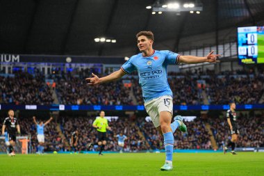 Manchester City 'den Julian Alvarez 5 Kasım 202' de Etihad Stadyumu 'nda oynanan Premier League maçında 1-0' lık skoru kutluyor.