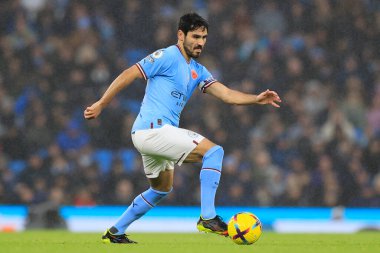 Manchester City 'den Ilkay Gundogan Premier League maçında topla koşuyor Manchester City Fulham' a karşı Etihad Stadyumu, Manchester, Birleşik Krallık, 5 Kasım 202
