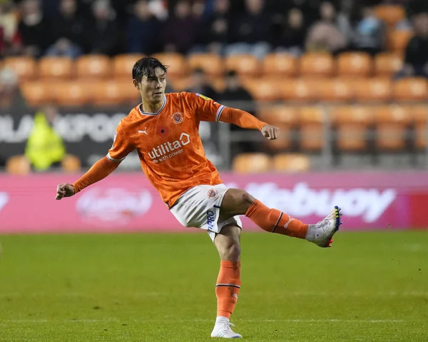 Blackpool 'dan Kenny Dougall # 12 Gökyüzü İddia Şampiyonası maçı Blackpool - Luton Town maçı, Bloomfield Road, Blackpool, Birleşik Krallık, 5 Kasım 202