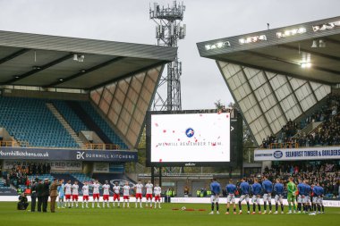 Oyuncular, 5 Kasım 202 'de The Den, Londra, İngiltere' de oynanan Millwall vs Hull City Gökyüzü İddia Şampiyonası maçında saygı duruşunda bulundular.