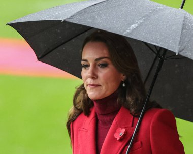 Catherine, Galler Prensesi Rugby Ligi Dünya Kupası 2021 Çeyrek Final Maçı 'nda İngiltere, Wigan, İngiltere' deki DW Stadyumu 'nda Papua Yeni Gine' ye karşı.