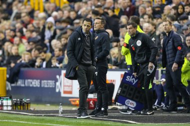 Hull City 'nin menajeri Liam Rosenior, 5 Kasım 202' de İngiltere 'de The Den' de Millwall vs Hull City maçını izliyor.