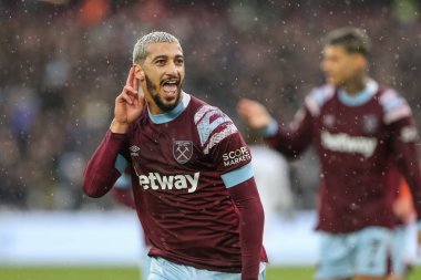 West Ham United takımının 22 numarası, 6 Kasım 2022 'de Londra Stadyumu' nda oynanan Premier League maçında West Ham United - Crystal Palace maçında 1-0 'lık galibiyet golünü kutluyor.