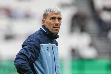 6 Kasım 202 'de Londra' daki Londra Stadyumu 'nda oynanan Premier League karşılaşması öncesinde Crystal Palace' ın 13 numaralı Vicente Guaita 'sı West Ham United - Crystal Palace maçında ısındı.