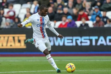 Crystal Palace 'dan Tyrick Mitchell 6 Kasım 202' de Londra Stadyumu 'nda oynanan West Ham United - Crystal Palace Premier League maçı sırasında hareket halindeydi.