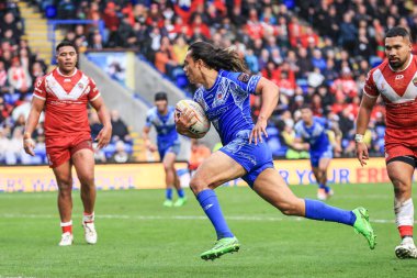 Samoa 'dan Jarome Luai, 6 Kasım 202' de İngiltere 'nin Warrington kentinde oynanan Rugby Ligi Dünya Kupası 2021 çeyrek final maçı Tonga-Samoa maçında sahaya çıkıyor.