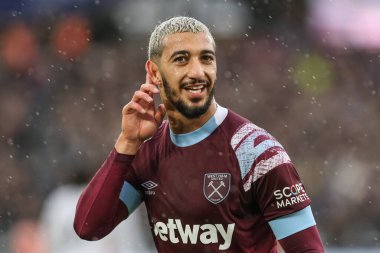 West Ham United takımının 22 numarası, 6 Kasım 2022 'de Londra Stadyumu' nda oynanan Premier League maçında West Ham United - Crystal Palace maçında 1-0 'lık galibiyet golünü kutluyor.