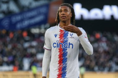 Crystal Palace 'dan Michael Olise 6 Kasım 202' de Londra Stadyumu 'nda oynanan Premier League maçında 1-2' lik galibiyetini kutluyor.