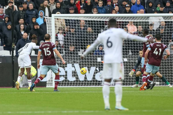 Wilfried Zaha Crystal Palace Scores Goal Make Premier League Match — Stock Photo, Image