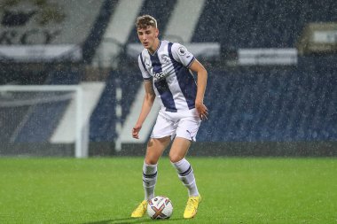 West Bromwich Albion 'dan Josh Shaw Premier League 2 U23 karşılaşmasında West Bromwich Albion U23 Nottingham ForestU 23' e karşı The Hawthorns, West Bromwich, İngiltere, 7 Kasım 202