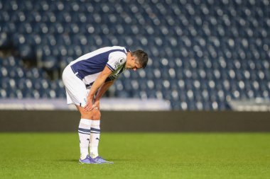 West Bromwich Albion 'dan Martin Kelly # 16 Premier League 2 U23 maçında mağlup olduğu için üzgün görünüyor West Bromwich Albion U23 - Nottingham ForestU 23 maçı The Hawthorns, West Bromwich, İngiltere, 7 Kasım 202
