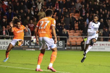 Isaiah Jones # 2 Middlesbrough skor skoru Gökyüzü İddia Şampiyonası 'nda Blackpool Middlesbrough' a karşı 8 Kasım 202 Bloomfield Road, Blackpool, İngiltere