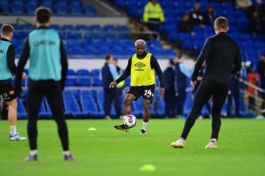 8 Kasım 2022 'de Cardiff City Stadyumu' nda oynanan Cardiff City-Hull City maçının hazırlık maçında Hull City 'den Jean Michal Seri # 24.