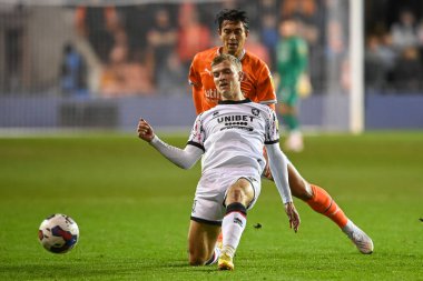 Middlesbrough 'dan Riley McGree 8 numara, 8 Kasım 202' de Bloomfield Road, Blackpool 'da oynanan Blackpool-Middlesbrough maçında maç sırasında hareket halinde.