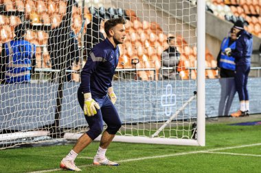 Blackpool 'dan Chris Maxwell # 1. Maç öncesi ısınma maçı sırasında Blackpool - Middlesbrough maçı, Bloomfield Road, Blackpool, İngiltere, 8 Kasım 202