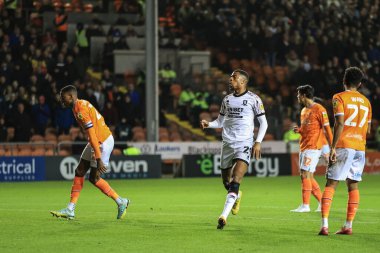 Middlesbrough 'dan Chuba Akpom # 29, 8 Kasım 202' de Bloomfield Road, Blackpool 'da oynanan Blackpool-Middlesbrough maçında gol atma şansını kaçırdıktan sonra tepki gösterdi.