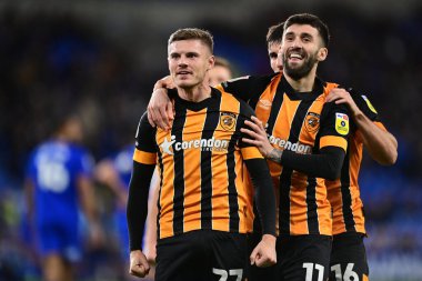 Hull City 'den Regan Slater, 8 Kasım 202' de Cardiff City, Cardiff City Stadyumu 'nda oynanan Sky Bet Şampiyonası maçında takımının ikinci golünü atmasını kutluyor.