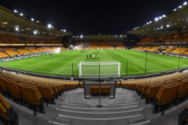 Molineux Stadyumu genel görünümü, Wolverhampton Wanderers F.C. Carabao Kupası maçında Wolverhampton Wanderers, Leeds United 'a karşı Molineux, Wolverhampton, Birleşik Krallık, 9 Kasım 202