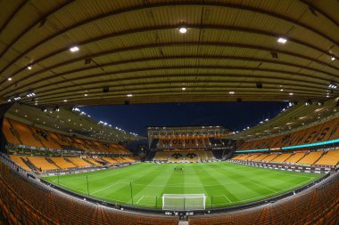 Molineux Stadyumu genel görünümü, Wolverhampton Wanderers F.C. Carabao Kupası maçında Wolverhampton Wanderers, Leeds United 'a karşı Molineux, Wolverhampton, Birleşik Krallık, 9 Kasım 202