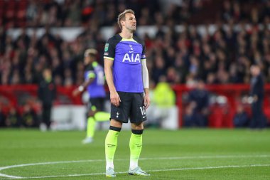 Tottenham Hotspur 'dan Harry Kane 9 Kasım 202' de Nottingham Forest 'a karşı Tottenham Hotspur' da oynanan Carabao Kupası üçüncü tur karşılaşmasında kaybettiği pası nedeniyle üzgün görünüyor.