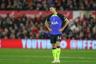 Clment Lenglet # 34 of Tottenham Hotspur Carabao Kupası üçüncü tur karşılaşmasında Nottingham Forest Tottenham Hotspur 'a karşı 9 Kasım 2022' de Nottingham, İngiltere 'de