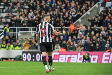Newcastle United 'dan Kieran Trippier, 9 Kasım 202' de St. James 's Park, Newcastle, İngiltere' de oynanan Carabao Kupası üçüncü tur karşılaşmasında penaltısını atmasını kutluyor.