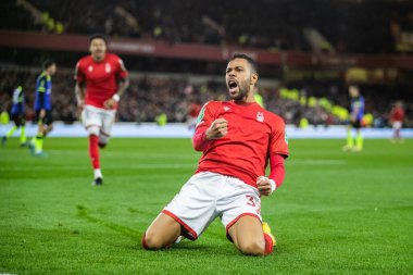 Nottingham Ormanı 'ndan Renan Lodi # 32, 9 Kasım 202' de Nottingham Forest 'a karşı Tottenham Hotspur' da oynanan Carabao Kupası üçüncü tur karşılaşmasını kutluyor.