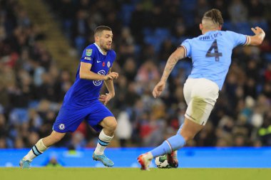 Chelsea 'li Mateo Kovaciç 9 Kasım 202' de Etihad Stadyumu 'nda oynanan Carabao Kupası üçüncü tur karşılaşmasında topla koşuyor.
