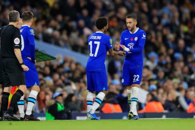 Chelsea 'li 17 numaralı Raheem Sterling, 9 Kasım 202' de Etihad Stadyumu 'nda oynanan Carabao Kupası 3. tur karşılaşmasında Chelsea' li Hakim Ziyech 'in yerine oyuna giriyor.