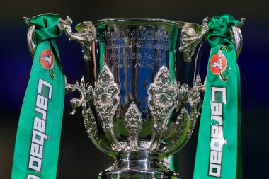 Carabao Kupası 'nın sponsorluğunda oynanan Futbol Ligi Kupası, 9 Kasım 202' de Etihad Stadyumu 'nda oynanan Carabao Kupası üçüncü tur karşılaşması öncesinde oynanan Manchester City ile Chelsea karşılaşması.