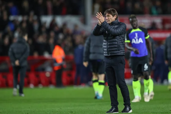 Antonio Conte Mánager Tottenham Hotspur Aplaude Los Aficionados Que Viajan — Foto de Stock