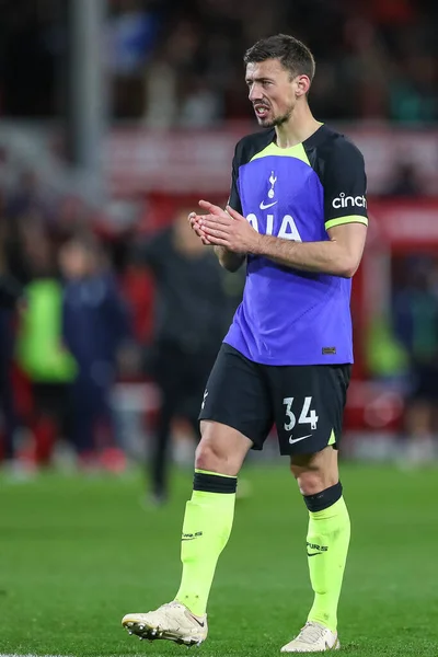 Clment Lenglet Från Tottenham Hotspur Applåderar Resande Fansen Efter Carabao — Stockfoto