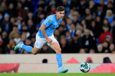 Manchester City 'den Julian Alvarez 9 Kasım 202' de Etihad Stadyumu 'nda oynanan Carabao Cup Üçüncü Raund karşılaşmasında topla koşar.