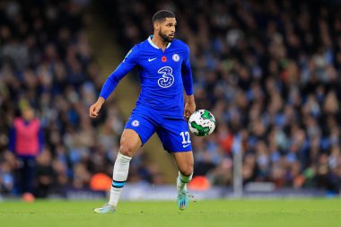 Chelsea 'li Ruben Loftus-Cheek # 12 numara, 9 Kasım 202' de Etihad Stadyumu 'nda oynanan Carabao Kupası üçüncü tur karşılaşmasında topu kontrol ediyor.