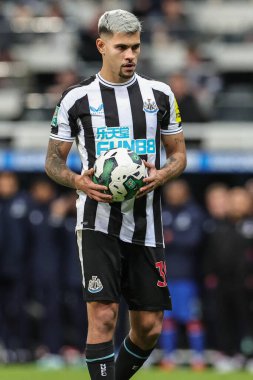 Newcastle United 'dan Bruno Guimares 9 Kasım 2022' de St. James 's Park, Newcastle, İngiltere' de oynanan Carabao Kupası üçüncü tur karşılaşmasında penaltısını almak için bölgeye yürür.