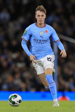 Manchester City 'den Cole Palmer # 80, 9 Kasım 202 tarihinde Etihad Stadyumu' nda oynanan Carabao Cup Üçüncü Raund karşılaşmasında topla koşar.