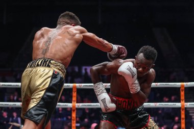 Marcel Braithwaite, 11 Kasım 202 'de Utilita Arena, Sheffield, İngiltere' de oynanan Sunny Edwards-Felix Alvarado maçında Thomas Essomba-Marcel Braithwaite maçında sağ yumruğu kaçırdı.