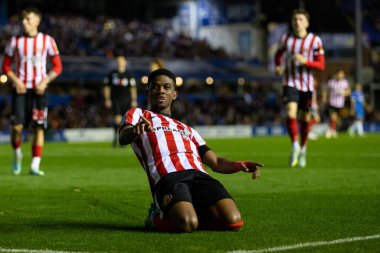 Sunderland 'lı Amad Diallo, 11 Kasım 202' de Birmingham City, Birmingham, İngiltere 'de Sunderland' a karşı oynadığı Gökyüzü İddia Şampiyonası maçında gol atmasını kutluyor.