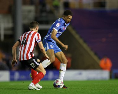 Birmingham City 'den 27 numaralı Jobe Bellingham 11 Kasım 202' de Birmingham City - Sunderland maçında Sunderland 'li Corry Evans # 4' ün baskısıyla topu kontrol ediyor.