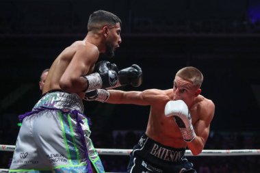 Jack Bateson, 11 Kasım 202 'de Utilita Arena, Sheffield, İngiltere' de Sunny Edwards 'a karşı Felix Alvarado maçında Jack Bateson' a karşı Shabaz Masoud maçında yumruk attı.