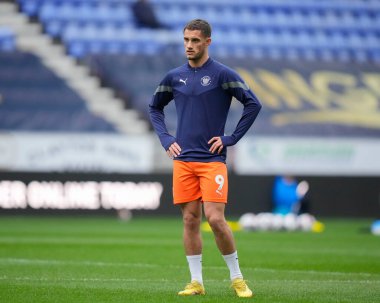 Blackpool 9. Jerry Yates, 12 Kasım 202 'de Wigan, Wigan Stadyumu' nda oynanan Wigan Atletizm Şampiyonası karşılaşmasından önce ısınıyor.