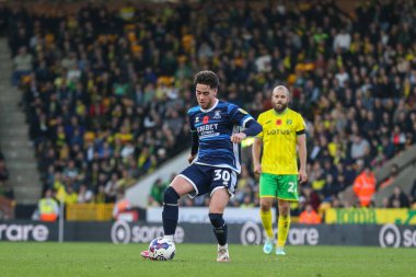Middlesbrough 'dan Hayden Hackney, Norwich City, Norwich Road, Norwich, İngiltere' de 12 Kasım 202 'de oynanan Sky Bet Şampiyonası maçında pas veriyor.