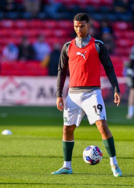 Plymouth Argyle forveti Morgan Whittaker (19) 12 Kasım 202 tarihinde Gelder Group Sincil Bank Stadyumu 'nda oynanan 1.