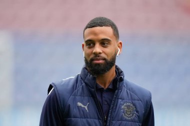 Blackpool 'dan CJ Hamilton # 22, İngiltere' nin Wigan şehrinde 12 Kasım 202 'de oynanan Wigan-Blackpool maçından önce stadyuma vardı.