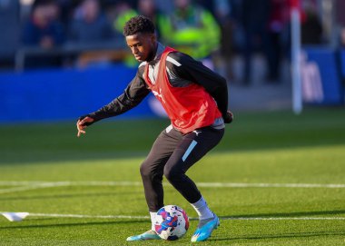 Plymouth Argyle tam geri Bali Mumba (17), 12 Kasım 202 'de Gelder Group Sincil Bank Stadyumu' nda oynanan 1.