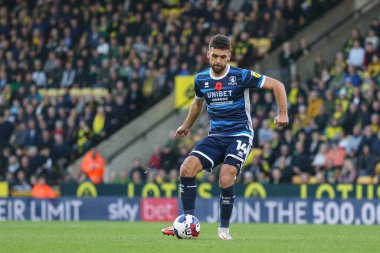 Middlesbrough 'dan Tommy Smith Norwich City ile Middlesbrough arasındaki 12 Kasım 202' de oynanan Sky Bet Şampiyonası maçında pas veriyor.