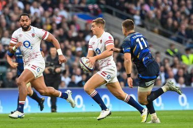 İngiltere 'den Jack van Poortvliet, 12 Kasım 202' de Twickenham Stadyumu 'nda oynanan İngiltere-Japonya maçında ilk hamlesini yaptı.