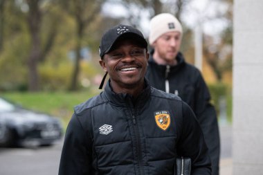 Hull City 'den Jean Michal Seri # 24 MKM Stadyumu' na, 12 Kasım 2022 'de Hull City vs Reading' e karşı oynanan Sky Bet Şampiyonası maçı öncesinde vardı.