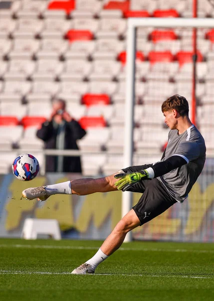 Plymouth Argyle Kapus Michael Cooper Bemelegítés Sky Bet League Mérkőzésen — Stock Fotó