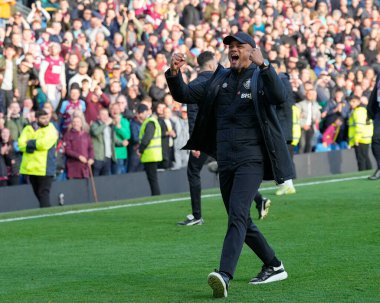 Vincent Kompany Manager of Burnley celebrates with the fans after the Sky Bet Championship match Burnley vs Blackburn Rovers at Turf Moor, Burnley, United Kingdom, 13th November 202 clipart